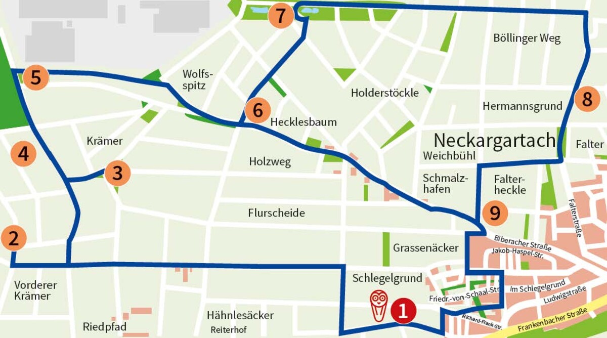 Auf einer Karte werden die neun Stationen des Biodiversitätspfades beschrieben.
