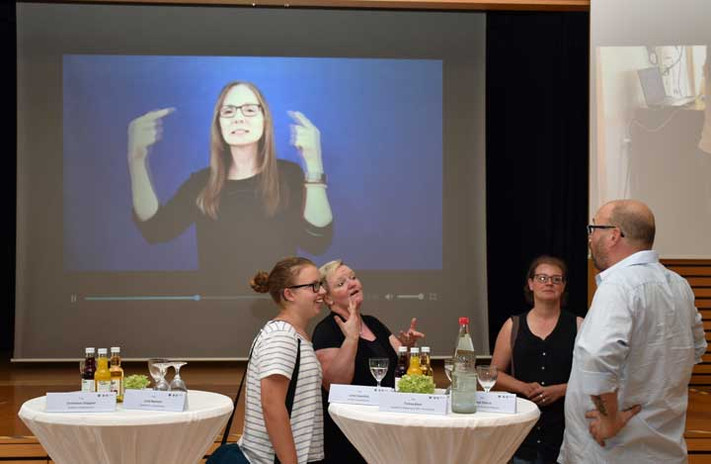 Präsentation der neuen Videos in Gebärdensprache am 17.07.2018