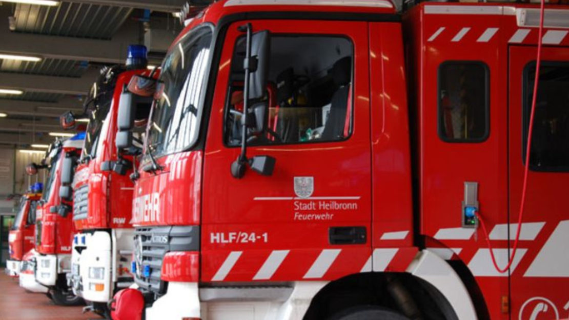 Berufsfeuerwehr Heilbronn, Freiwillige Feuerwehren aus dem Stadtgebiet, das Technische Hilfswerk, die Polizei und die Rettungsdienste arbeiten bei der Übung zusammen. (Foto: Feuerwehr Heilbronn)