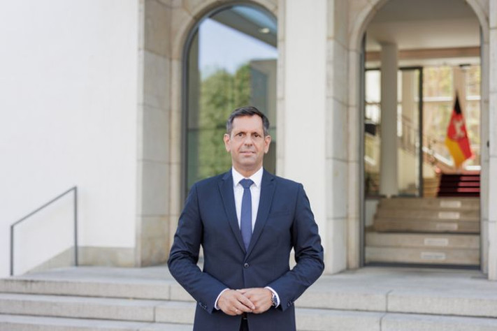Das Bild zeigt Olaf Lies, Ministerpräsident von Niedersachsen und VW-Aufsichtsrat. (Foto: Niedersächsische Staatskanzlei/Ole Spata) 