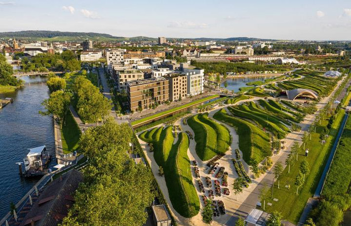 Blick auf Sommerinsel und Neckarbogen