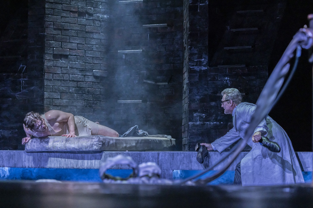 Man sieht eine Szene aus dem Stück "Woyzeck" (Foto: J. Quast)
