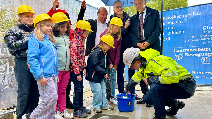 Grundsteinlegung für die Erweiterung der Grundschule Alt-Böckingen und einen Lebensmittelmarkt