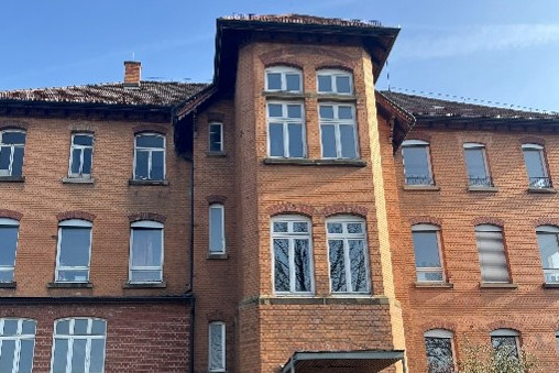 Man sieht die Alte Staufenbergschule