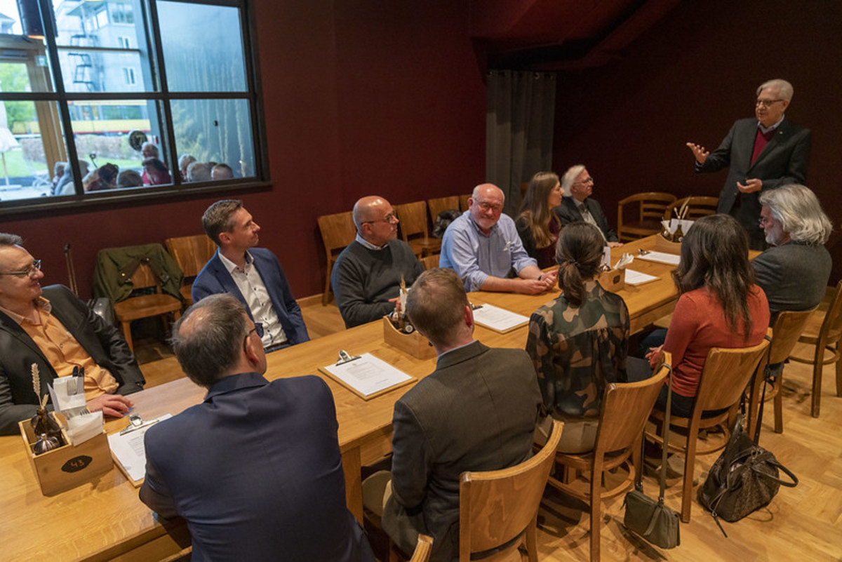 Erster Bürgermeister Martin Diepgen begrüßte am Vorabend beim Get together die ersten Teilnehmenden in gemütlicher Atmosphäre.