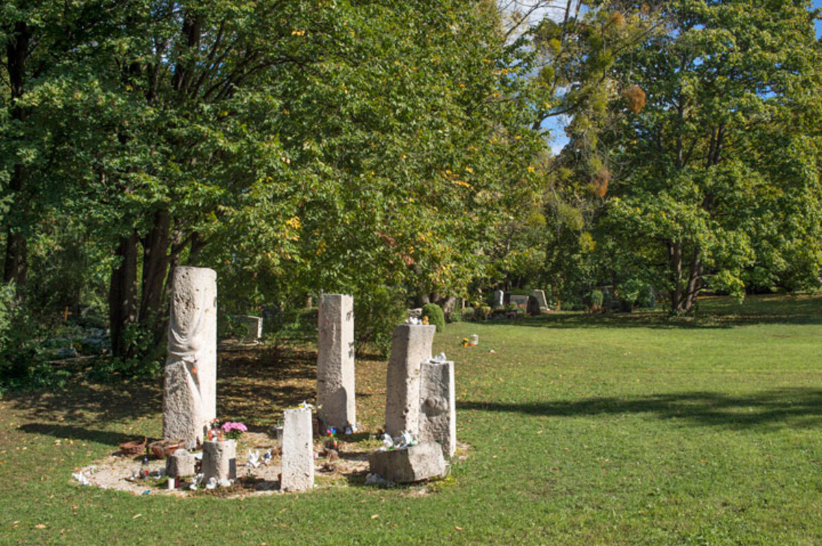 Schmetterlingsgräber auf dem Hauptfriedhof