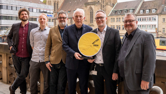 Stellten die zentralen Projekte für die Innenstadt vor: Oberbürgermeister Harry Merge( Mitte); Baubürgermeister Andreas Ringle (r.); Patrik Henschel, Leiter des Planungs- und Baurechtsamts (2.v.r.); Markus Weismann (asp Architekten, 3.v.l.), Sven Lohmeyer (urbanista, 2.v.l.) und Amos Heuss, zukünftiger Leiter des Kompetenzzentrums Innenstadt (l.) © Stadt Heilbronn 