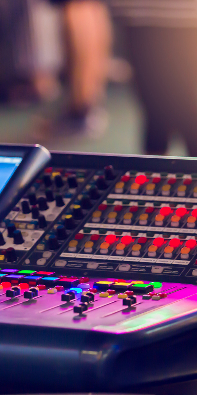 Ein Tontechniker bei der Arbeit