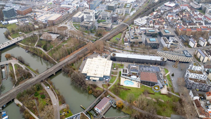Luftbild auf dem man das Gebiet sieht. Darauf sind das Soleo, die eissporthalle, die Rollsporthalle und 