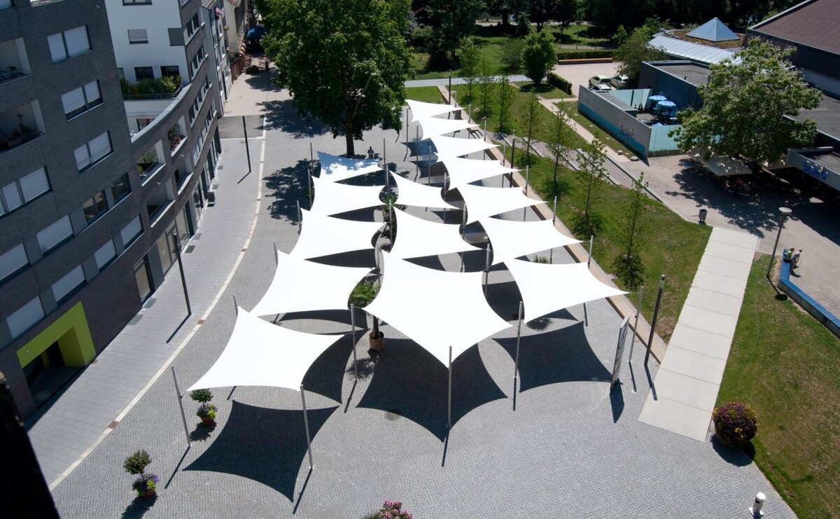Sonnensegel am Platz am Bollwerksturm
