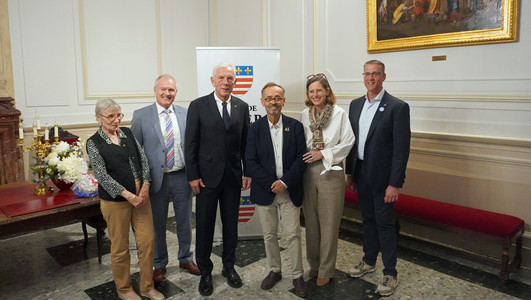 Treffen anlässlich 60 Jahre Städtepartnerschaft: die erste stellvertretende Bürgermeisterin Béziers Élisabeth Pissarro, Rainer Hinderer, Oberbürgermeister Harry Mergel, Béziers Bürgermeister Robert Ménard mit Ehefrau Emmanuelle Ménard, Thomas Randecker