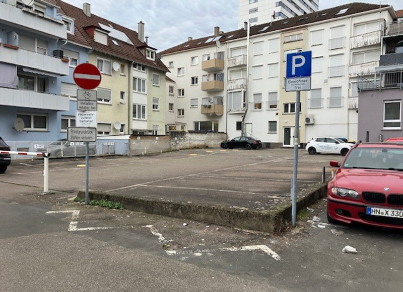 Das Bild zeigt die Fläche Glockengießerhof nach dem Einsatz der Waste Watcher: Der Müll ist weg, es ist wieder ansehnlich geworden. 