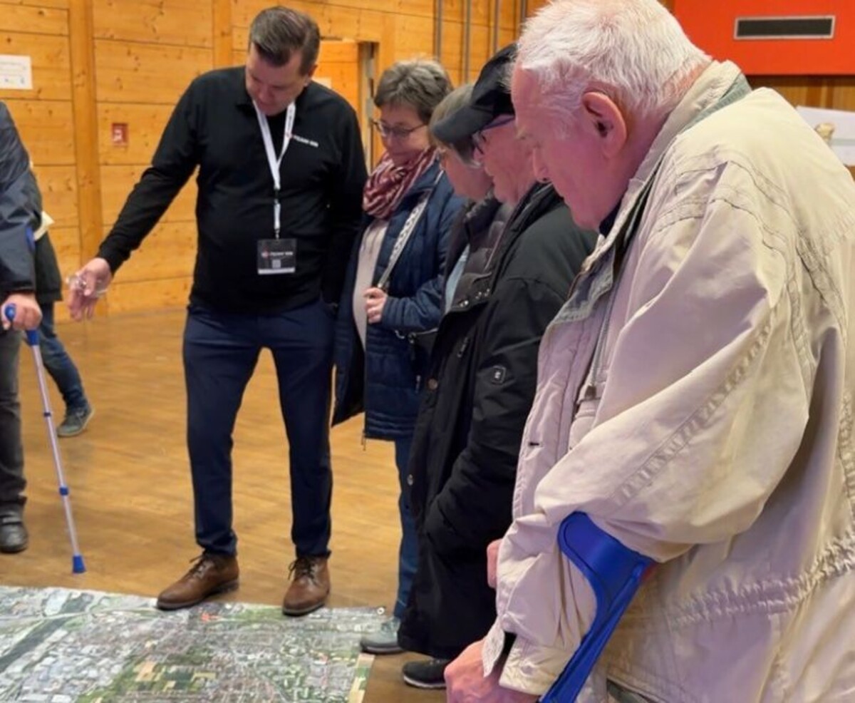 KI-Team bei der Infoveranstaltung zur Nordumfahrung in Neckargartach. Foto: Stadt Heilbronn