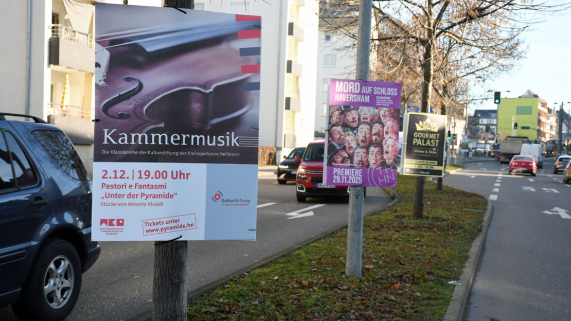 Plakatwerbung an der Mannheimer Straße