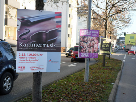 Plakatwerbung an der Mannheimer Straße