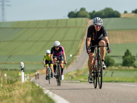 Radfahrer beim Triathlon Heilbronn 2025