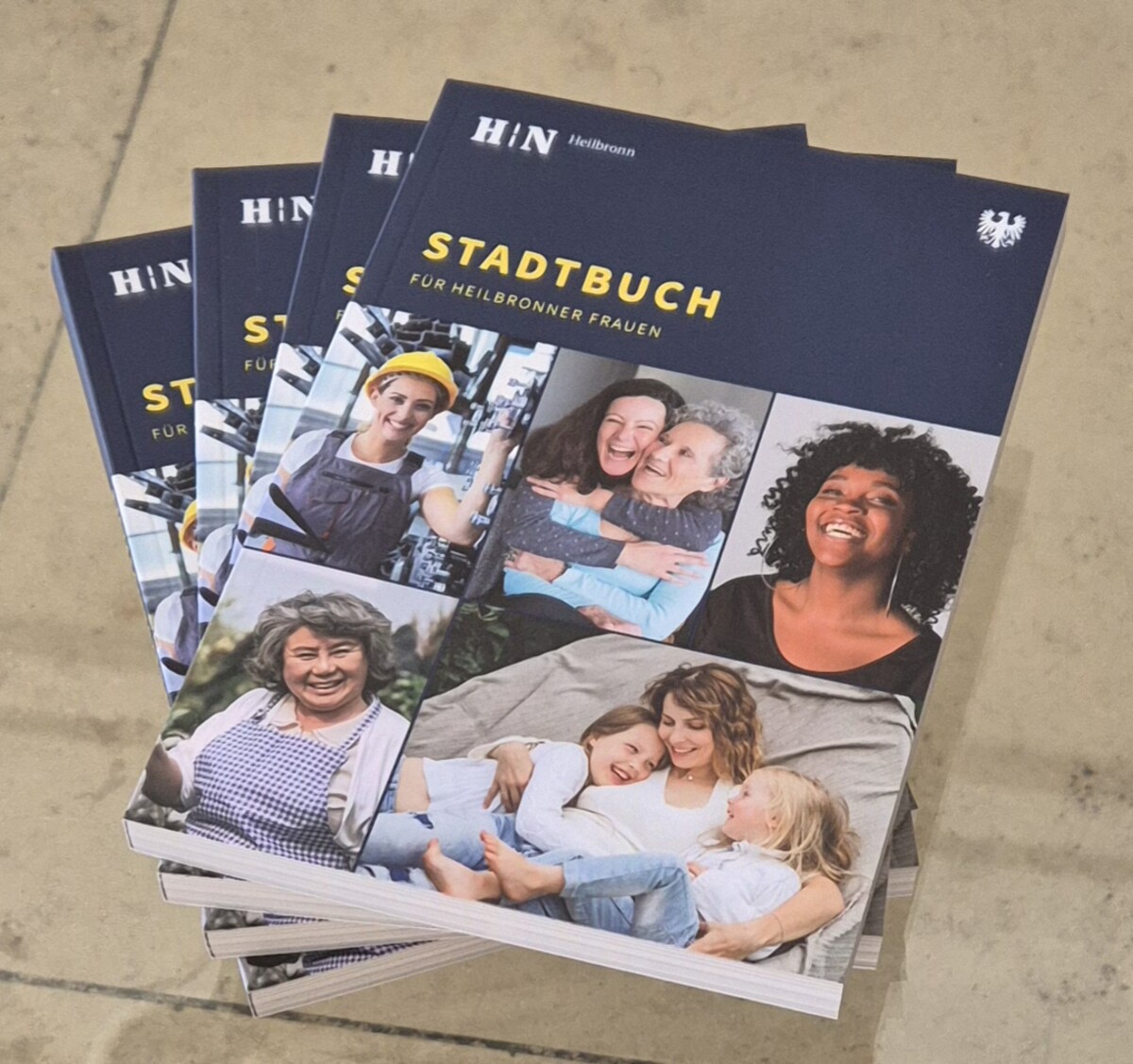 Man sieht das Stadtbuch für Heilbronner Frauen