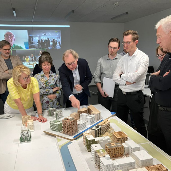 Man sieht Modelle der Baufelder F und G