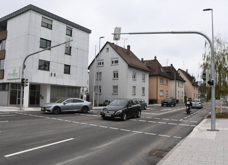 Neue Linksabbiegespur von der Heidelberger Straße in die Neckargartacher Straße