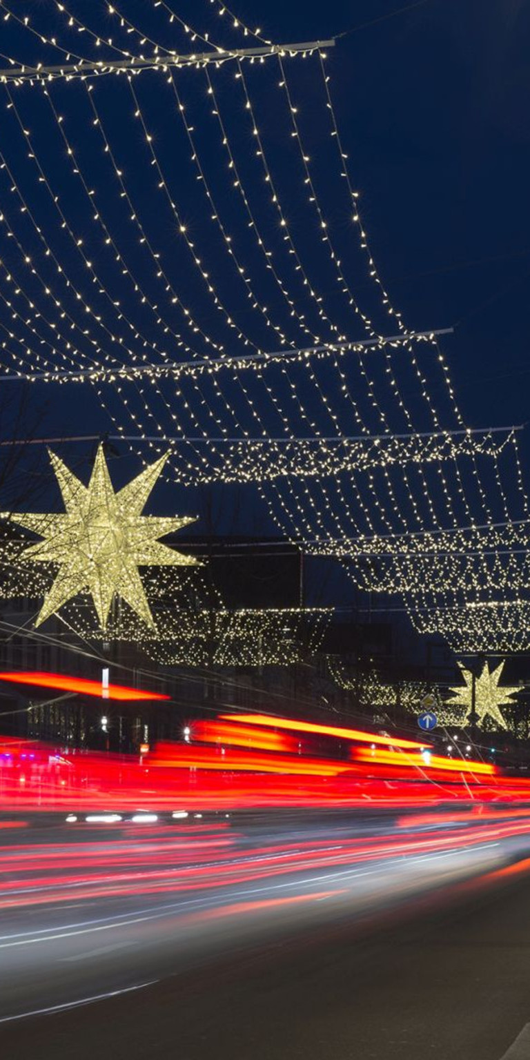 Weihnachtsbeleuchtung Allee