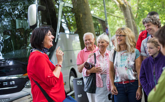 City Tour zu Fuß und mit dem Bus