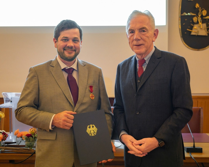 Dr. Robert Wunderlich mit Oberbürgermeister Harry Mergel (Foto: Stadtarchiv Heilbronn/ Simon Wolter)