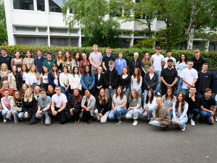 Insgesamt darf die Stadt Heilbronn 74 neue Auszubildende, Dual Studierende sowie Praktikantinnen und Praktikanten im Jahr 2025 begrüßen. (Foto: Stadtarchiv Heilbronn/B. Kimmerle)