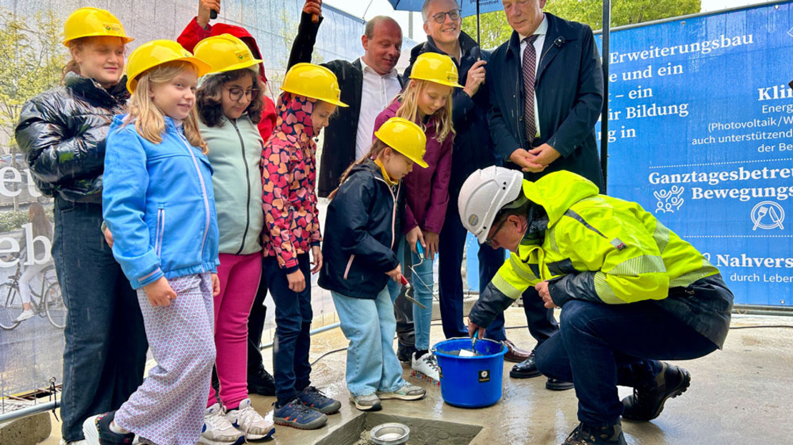 Grundsteinlegung für die Erweiterung der Grundschule Alt-Böckingen und einen Lebensmittelmarkt