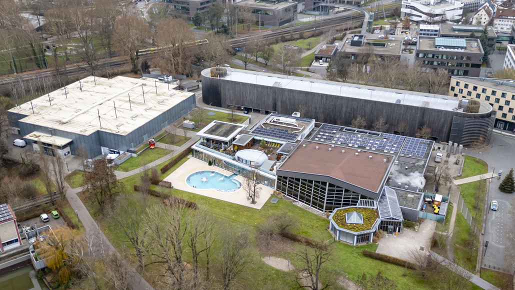 Luftbild auf dem man das Gebiet sieht. Darauf sind das Soleo, die eissporthalle, die Rollsporthalle