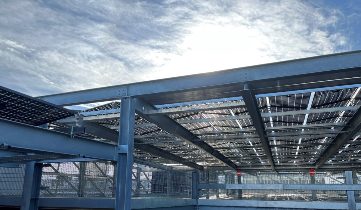 Photovoltaikanlage auf der Quartiersgarage (Foto: Wärmegesellschaft Heilbronn mbH)