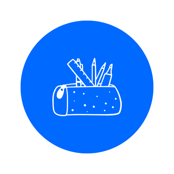 Ein weißes Icon auf einem blauen Kreis. Es zeigt ein Schulmäppchen, aus dem Stifte und Pinsel rausstehen.