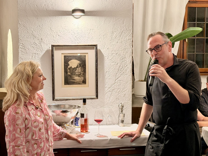 Natalie Lumpp und Herr Mosthaf moderieren gemeinsam