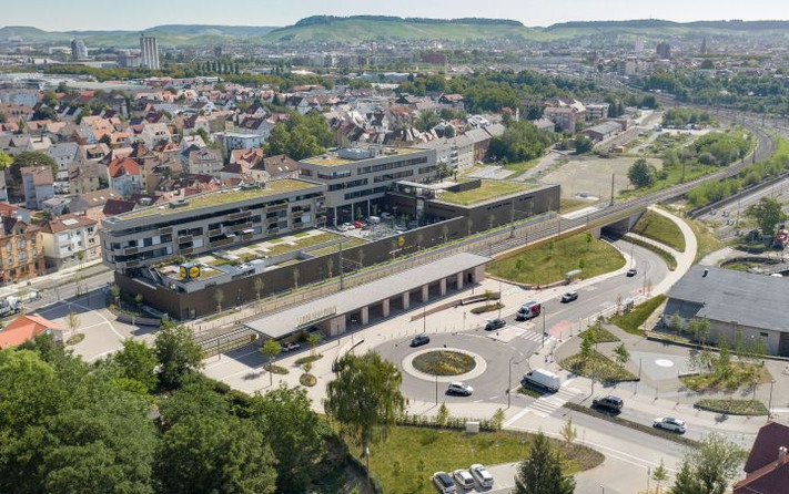 Das Bild zeigt den Mobilitätspunkt Sonnenbrunnen in Böckingen, an dem die verschiedenen Verkehrsarten wie Auto, Stadtbahn, Bus, Rad- und Fußverkehr zusammenkommen. 