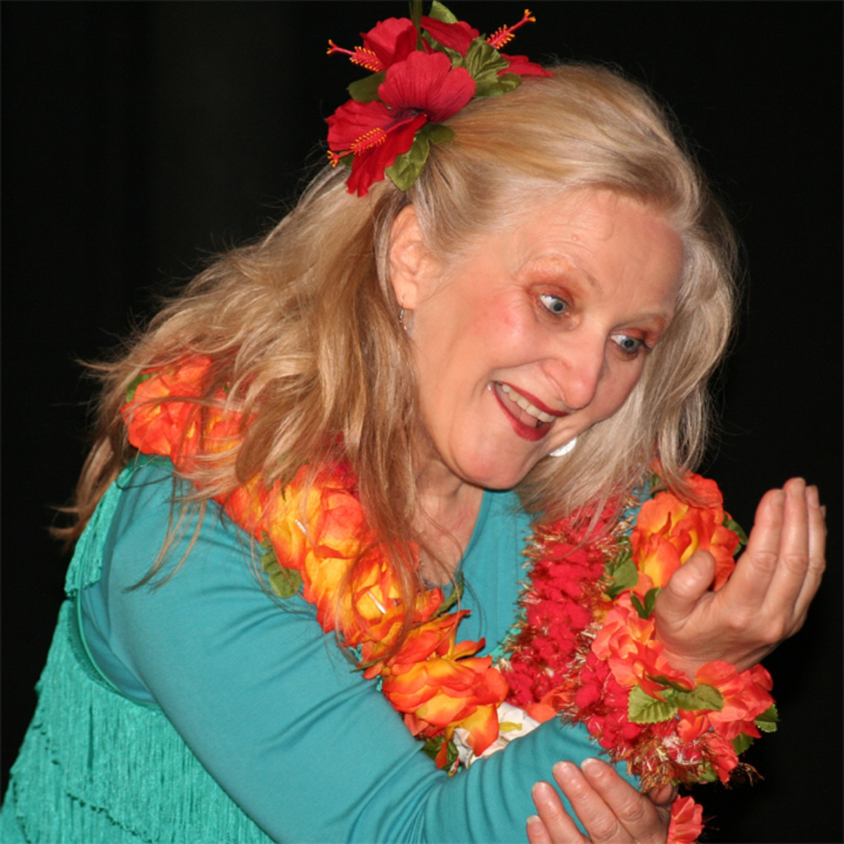 Uschi Erlewein im Hawaii-Look