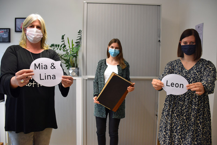 Die beliebtesten Heilbronner Namen des Jahres 2020 präsentieren Melanie Brumm, Franziska Jonas und Johanna Paa (v.l.n.r.) vom Standesamt. - Foto: Stadt Heilbronn, Brand