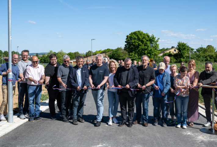 Mit einem Banddurchschnitt in der Elisabeth-Selbert-Straße erfolgte die Baufreigabe für das Biberacher Neubaugebiet Mühlberg-Finkenberg. Foto: Stadtarchiv Heilbronn/Wolter 