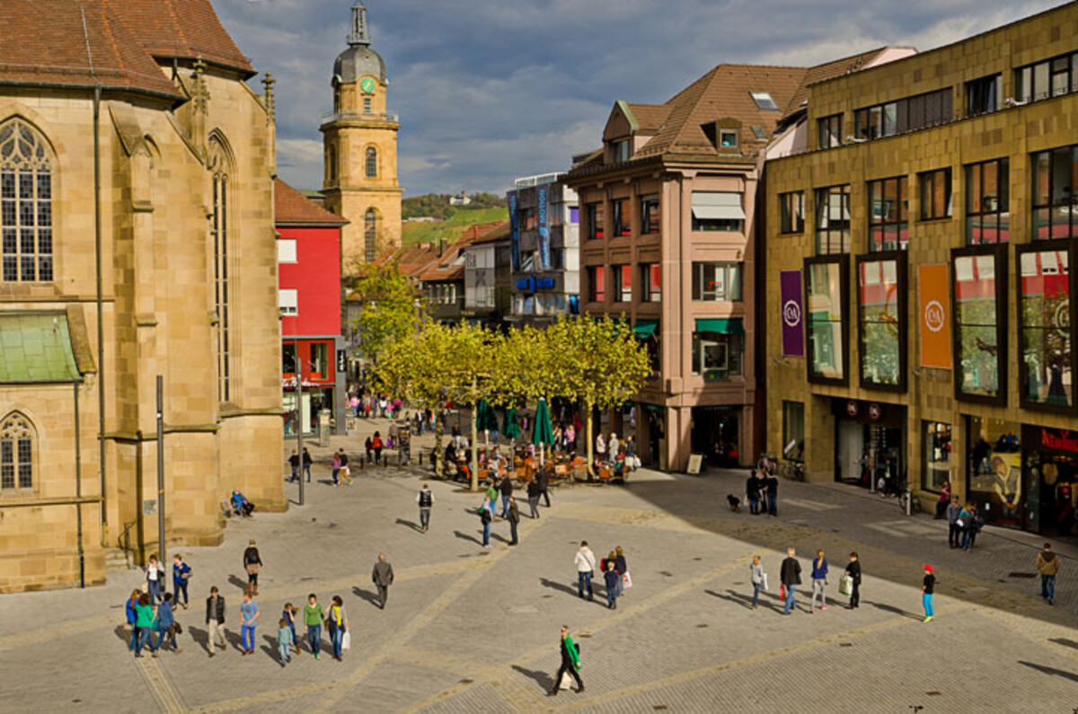 Der Hafenmarktturm vom Kiliansplatz aus gesehen