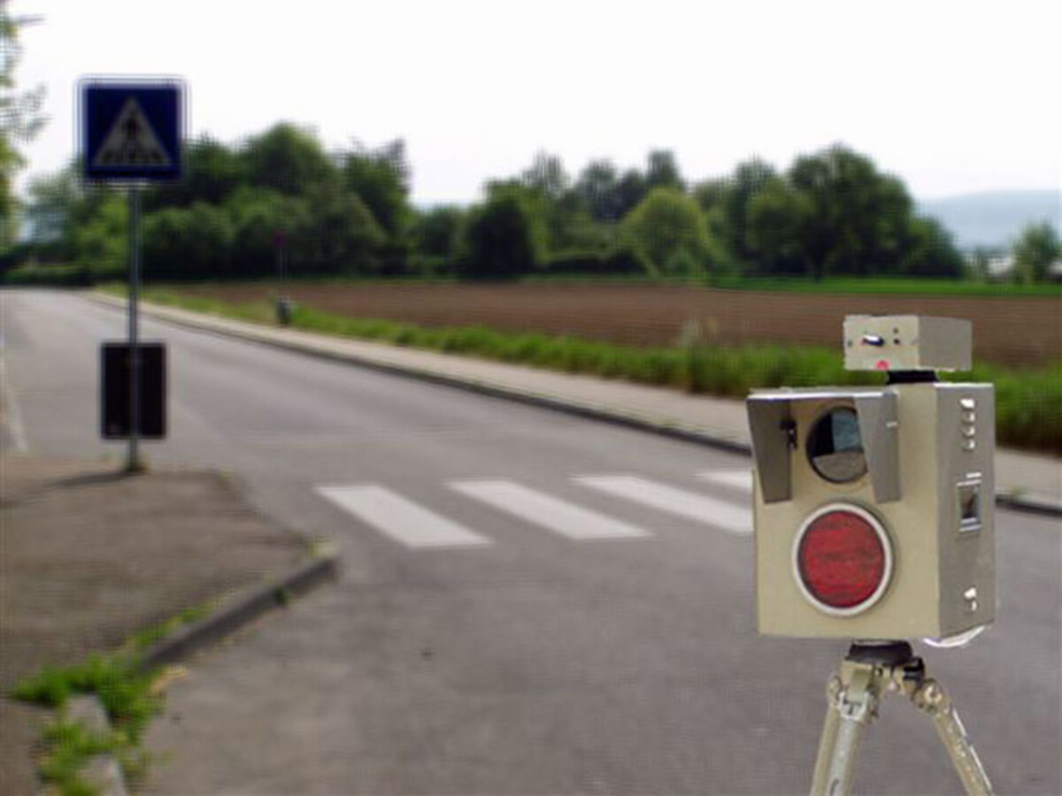 Blitzgerät zur Geschwindigkeitskontrolle