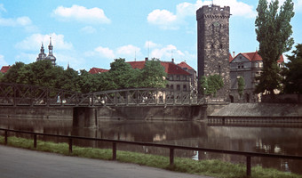 Das Bild zeigt eine Ansicht der Stadt mit dem Götzenturm und dem Neckarufer aus dem Sommer 1939.