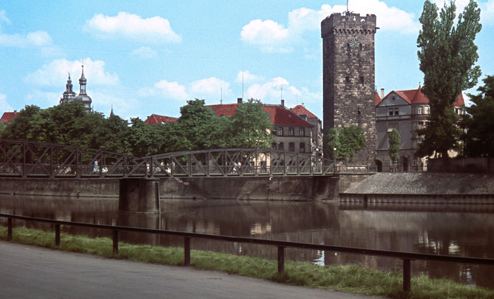 Das Bild zeigt eine Ansicht der Stadt mit dem Götzenturm und dem Neckarufer aus dem Sommer 1939.