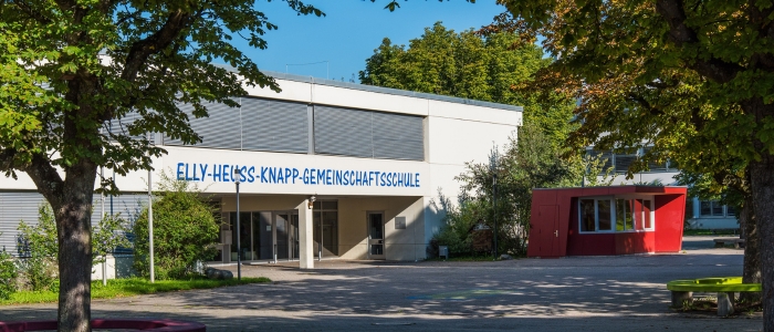 Man sieht ein Foto der Elly-Heuss-Knapp-Schule 