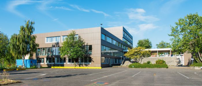 Man sieht ein Foto der Heinrich-von-Kleist-Realschule.