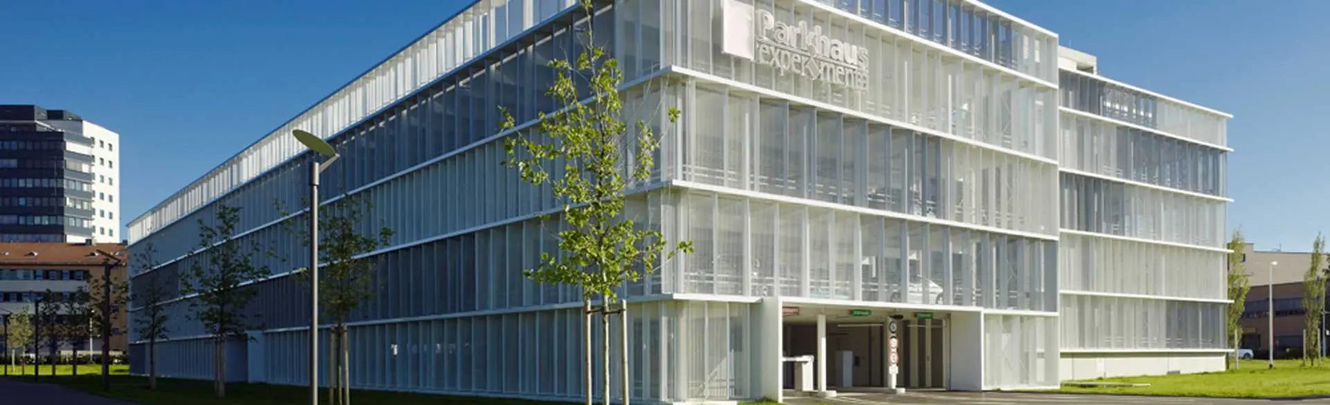 Man sieht das experimenta-Parkhaus