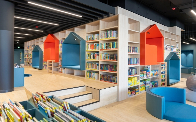 Am 14. Juni 2024 wurde die renovierte Stadtbibliothek an ihrem bewährten Standort im Kulturforum K3 wiedereröffnet. Foto: Stadt Heilbronn/Häffner