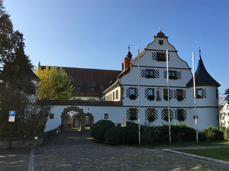 Bürgeramt Kirchhausen im Deutschordensschloss (Foto: M. Neubauer)