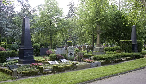 Gräberreihe auf dem Hauptfriedhof Heilbronn