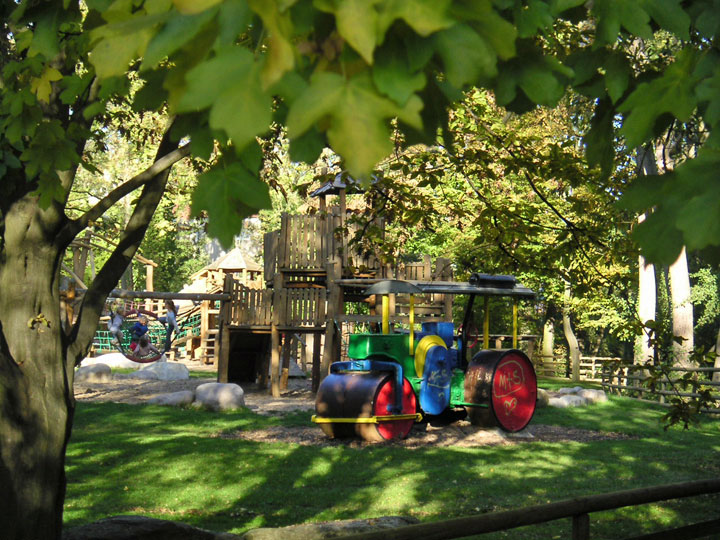 Spielplatz im Leinbachpark 