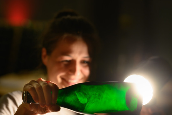 Den Perlen im Glas auf der Spur., © Albrecht
