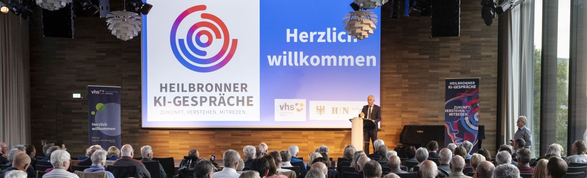 Blick in den Saal bei einem Heilbronner KI-Gespräch.