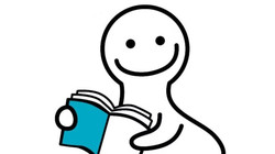 Lächelndes Wesen mit Buch